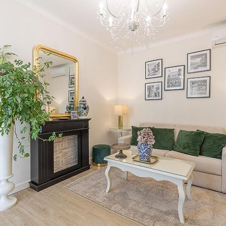 Crys: Apartments, Holiday, Business, Verde Verona Exteriör bild