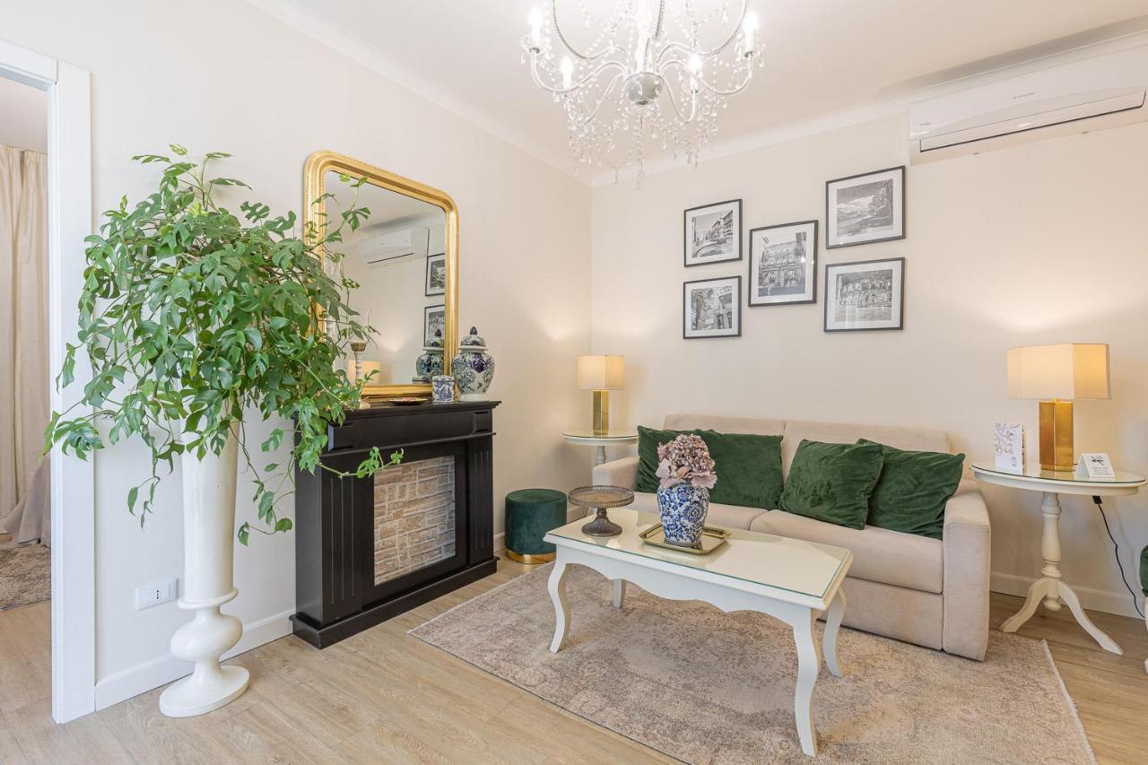Crys: Apartments, Holiday, Business, Verde Verona Exteriör bild