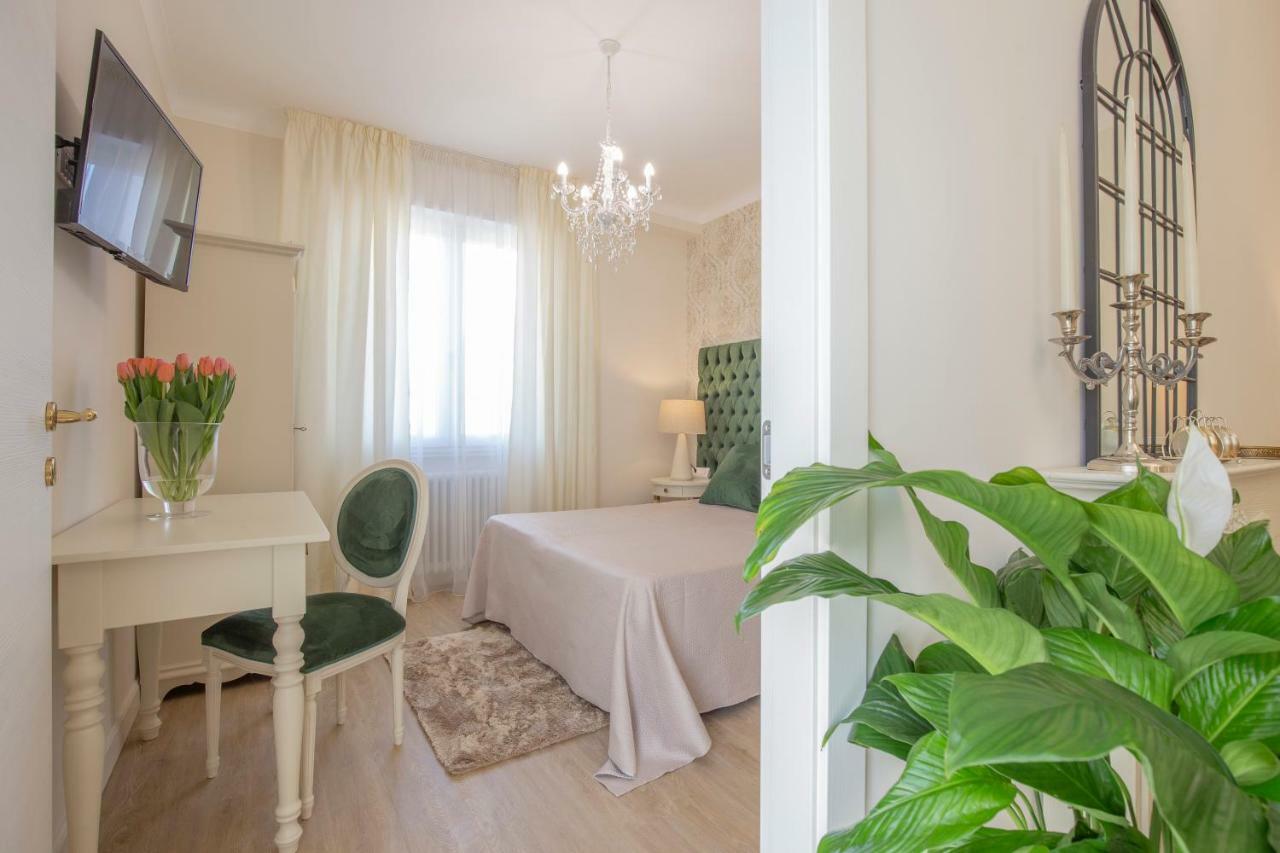 Crys: Apartments, Holiday, Business, Verde Verona Exteriör bild