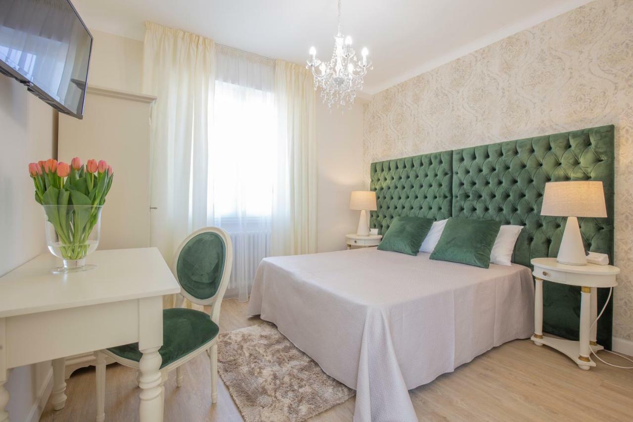 Crys: Apartments, Holiday, Business, Verde Verona Exteriör bild